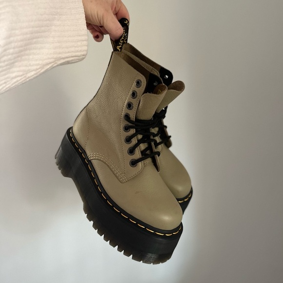 Dr Martens 1460 Pascal Max Combat Boot, size 6 - Picture 1 of 4